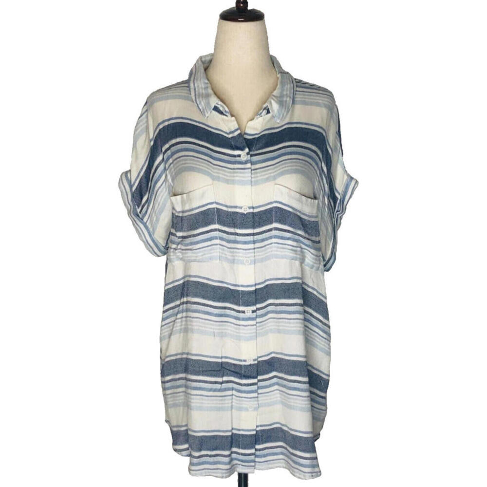 Beach Lunch Lounge Womens Blue White Stripe Short Sleeve Button Up Shirt Soft M - Picture 2 of 9